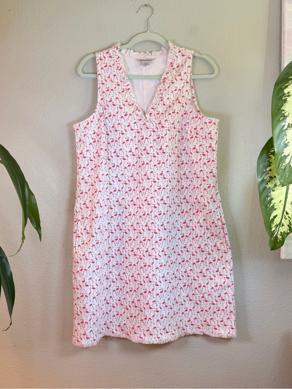 Tommy Bahama Ella Flock and Roll Flamingo V-Neck Raw Edge Hem Preppy Shift Dress